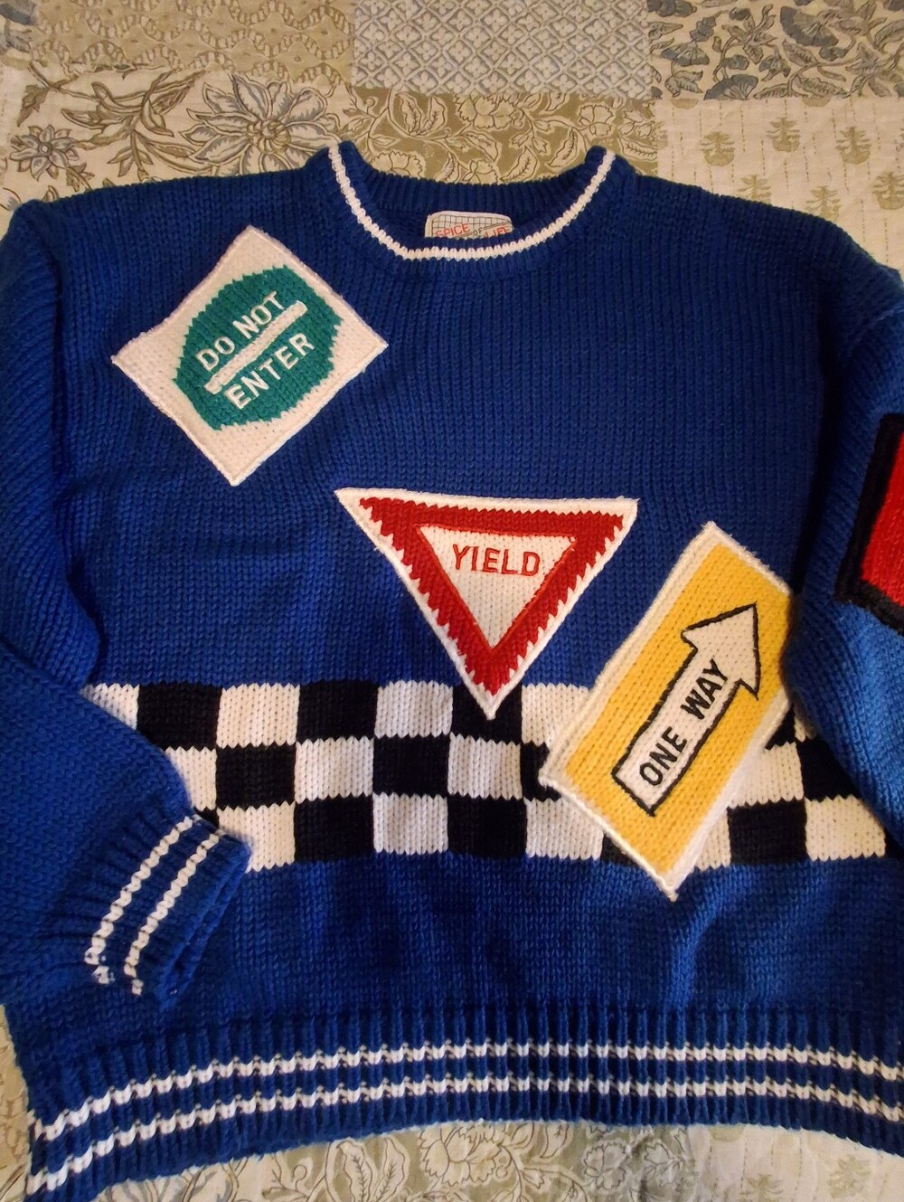 VINTAGE SPICE OF LIFE YOUTH STREET SIGNS SWEATER